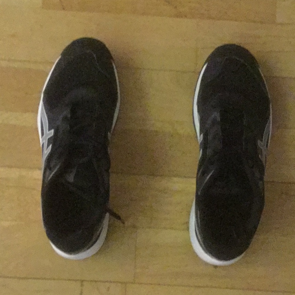 Brand new ASIC court volleyball shoes